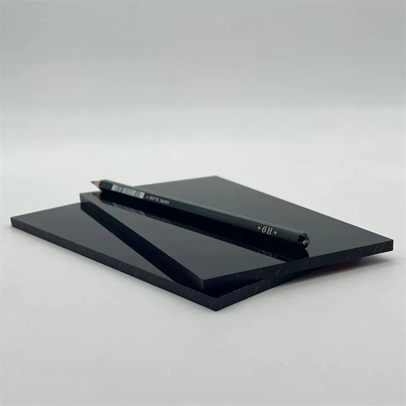 Quels sont les avantages de la feuille acrylique noire?