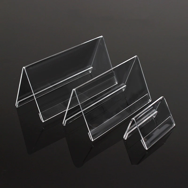 Pliage d'une feuille acrylique à revêtement dur